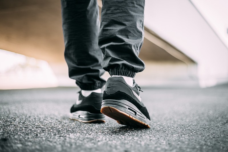 Air max 1 on sale premium black gum